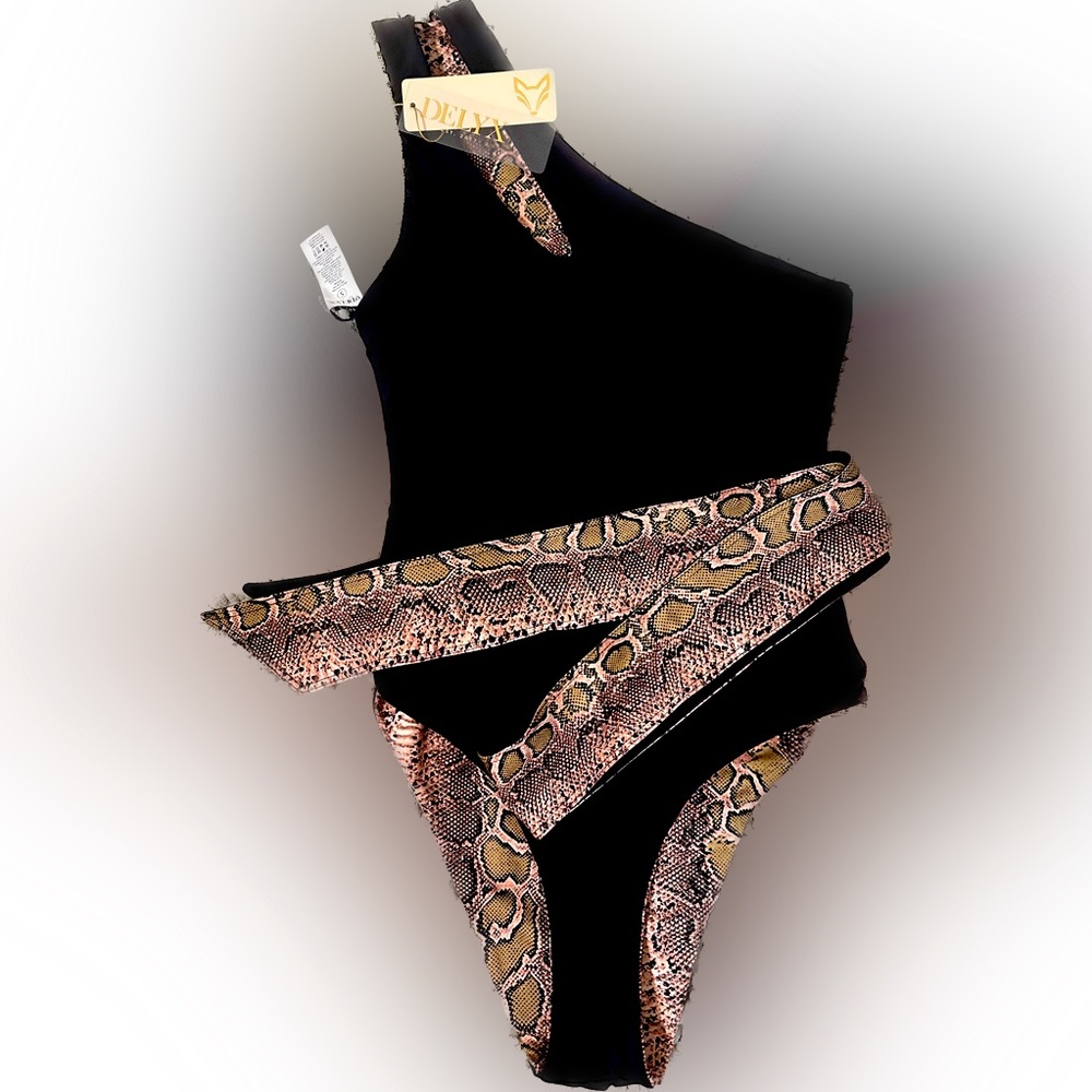 NEW 🩵 DELYX REVERSIBLE SNAKESKIN ONE SHOULDER (S)
